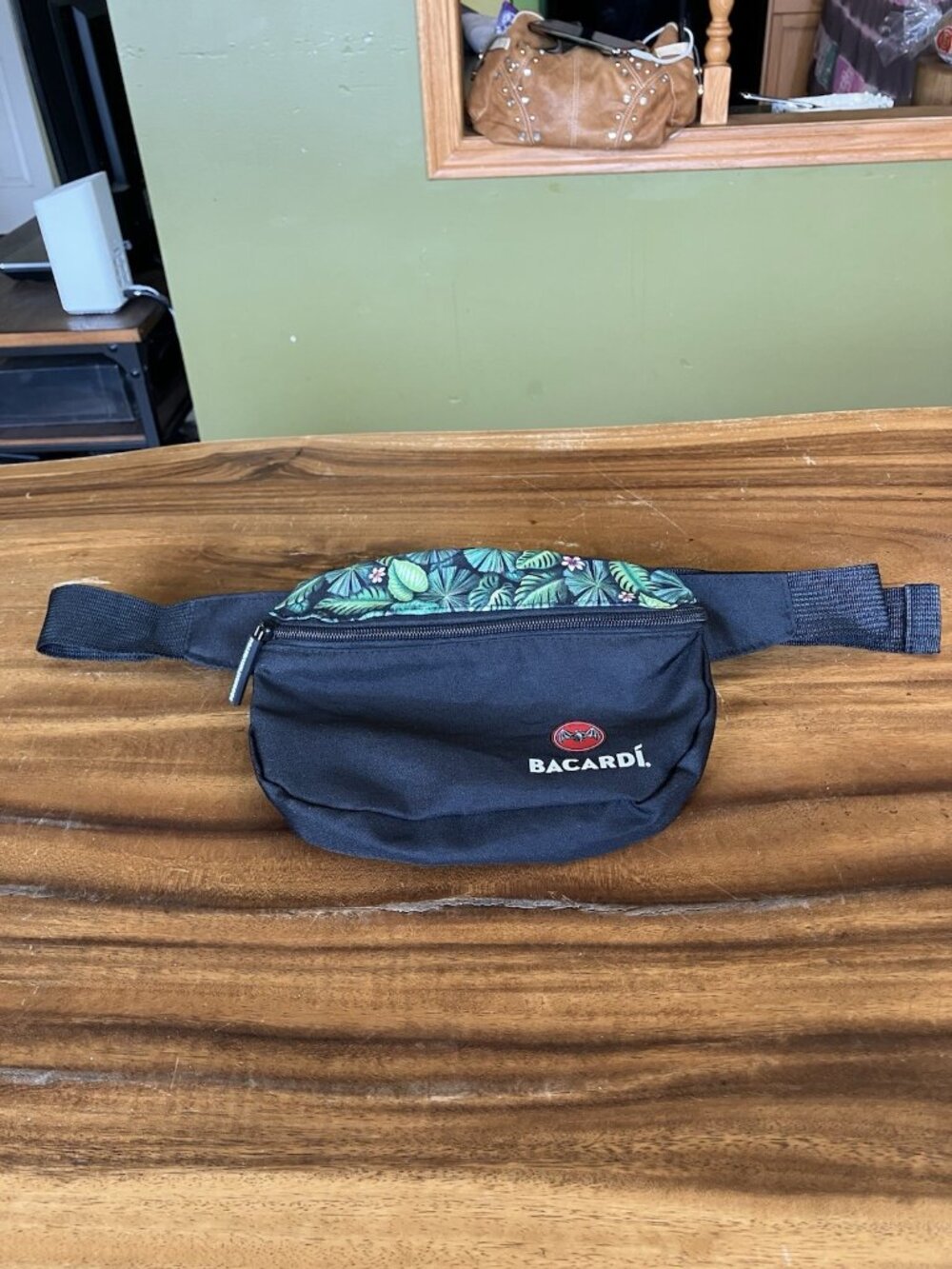 BACARDI RUM Logo Black Hawaiian Print ADJUSTABLE HIP BAG Fanny Pack Zipper Bag